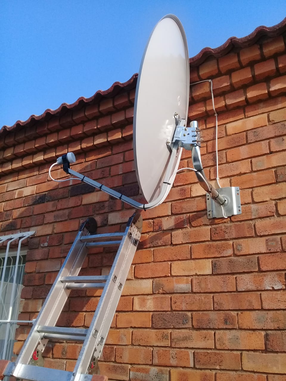 ProDSTVinstallers-dish8